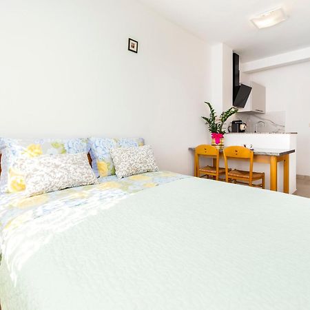 Guesthouse Santin Ровинь Экстерьер фото