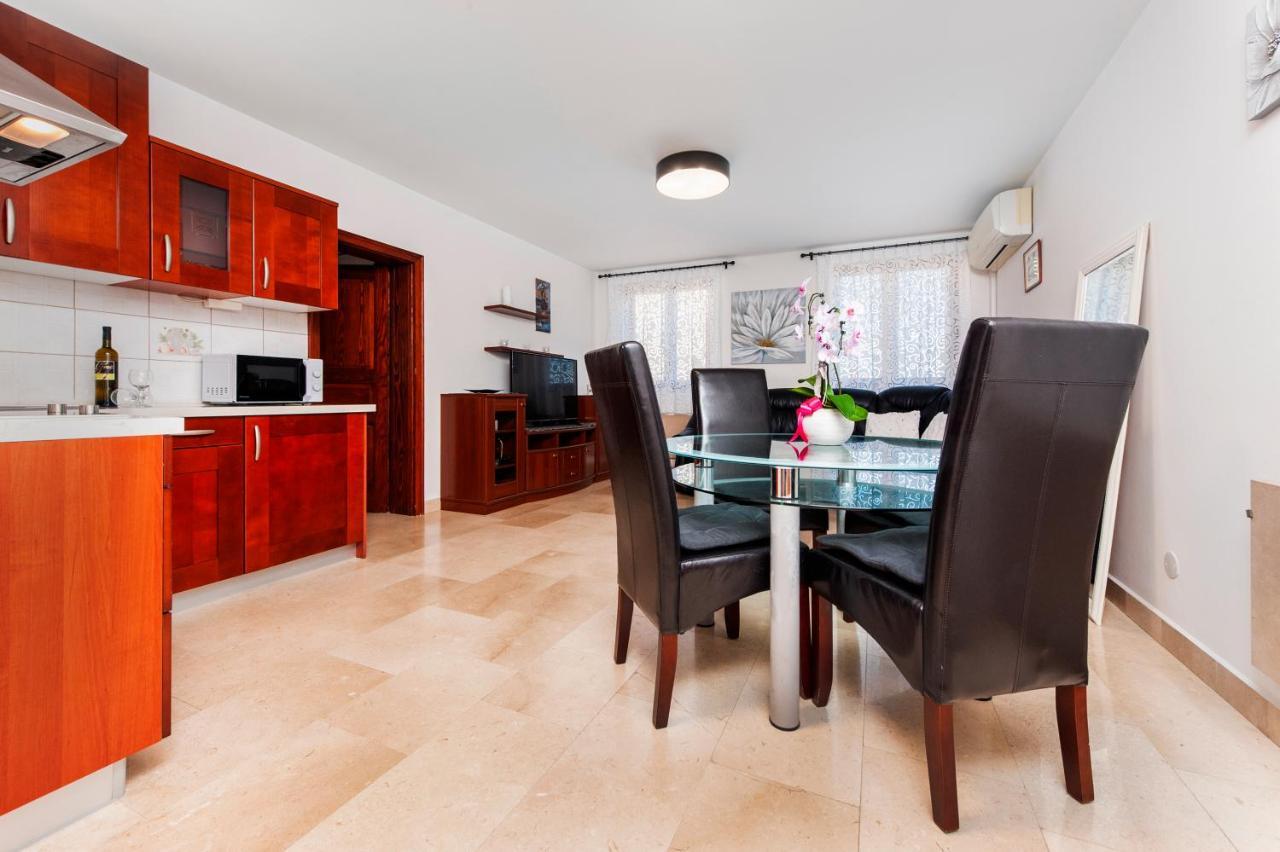 Guesthouse Santin Ровинь Экстерьер фото