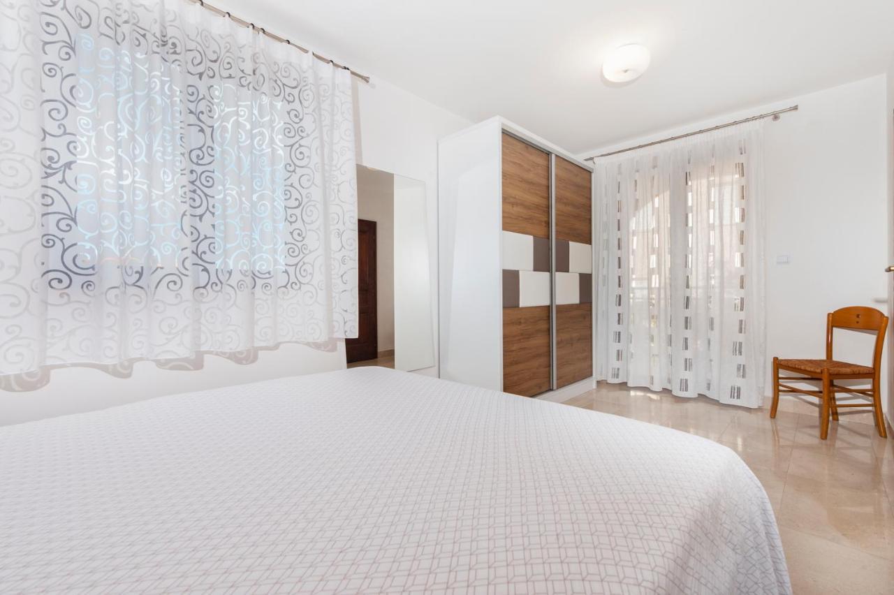 Guesthouse Santin Ровинь Экстерьер фото