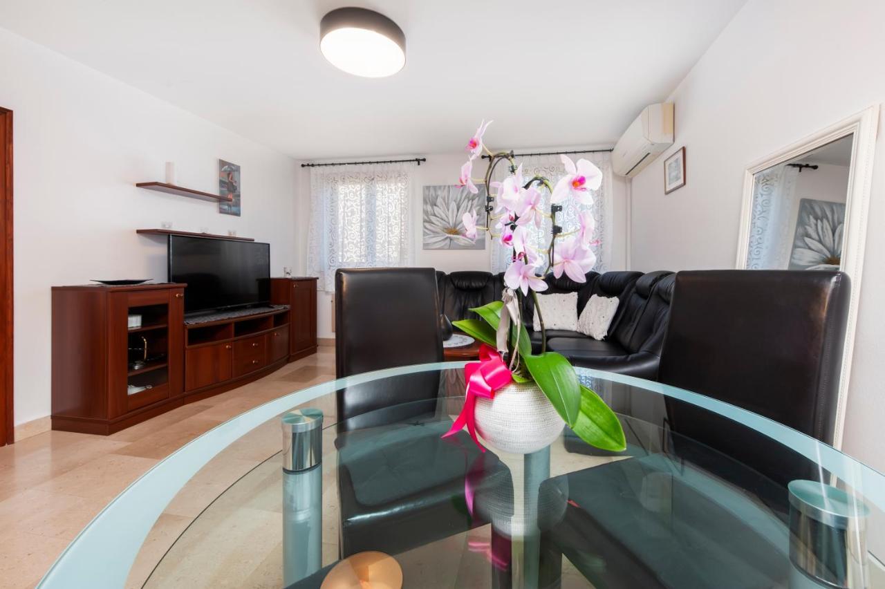Guesthouse Santin Ровинь Экстерьер фото