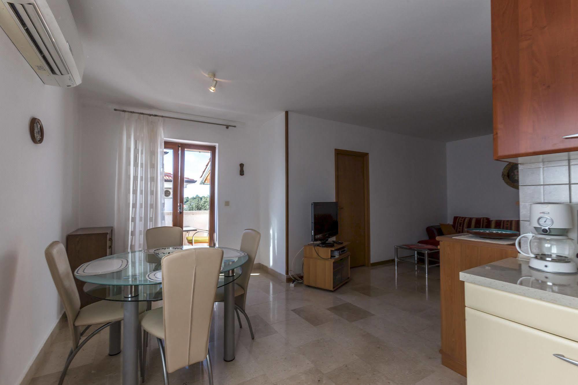 Guesthouse Santin Ровинь Экстерьер фото