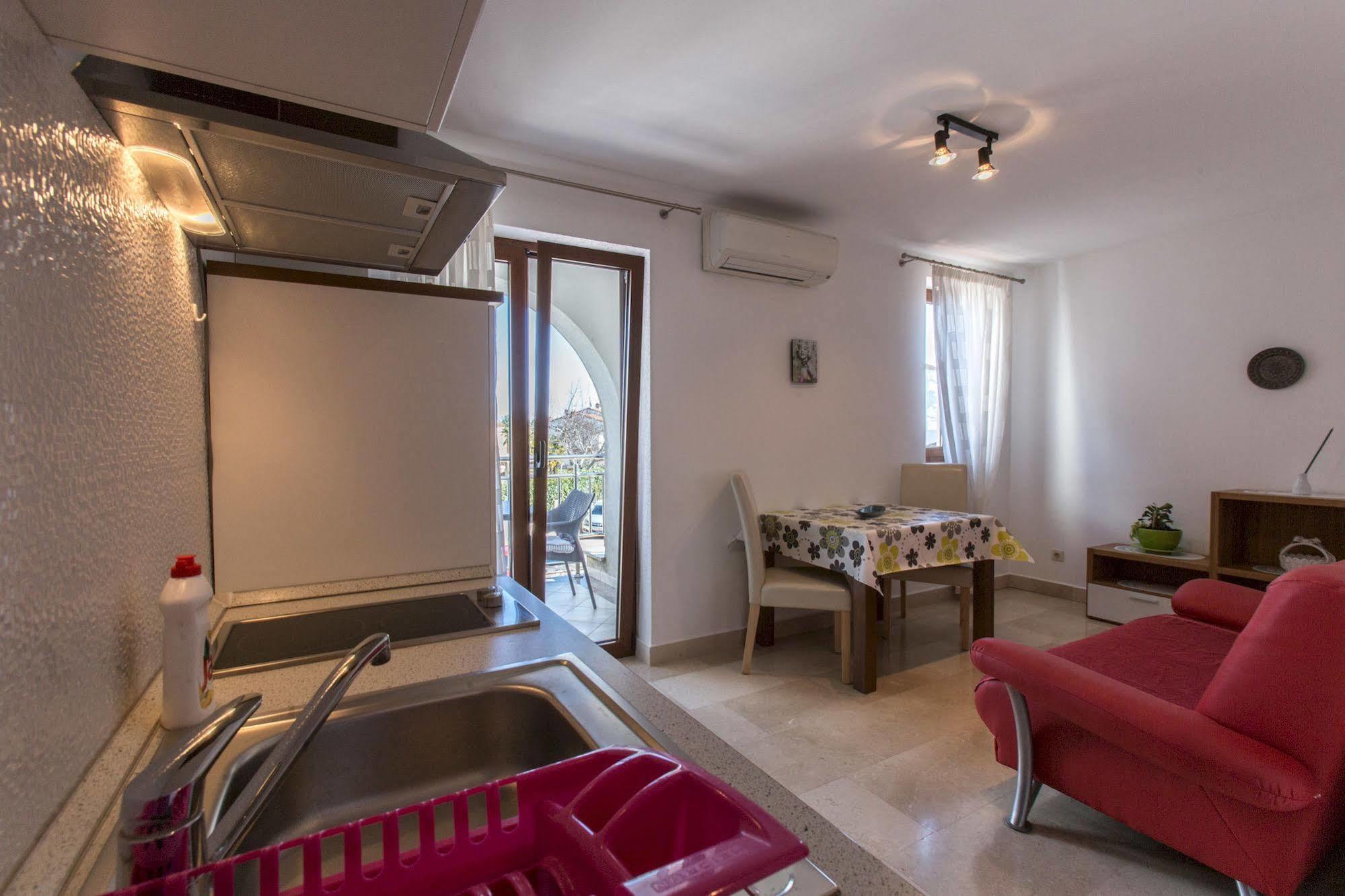Guesthouse Santin Ровинь Экстерьер фото